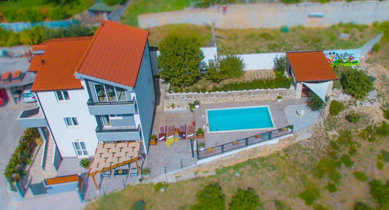 Hill Apartment With Private Pool Kučine Exterior foto
