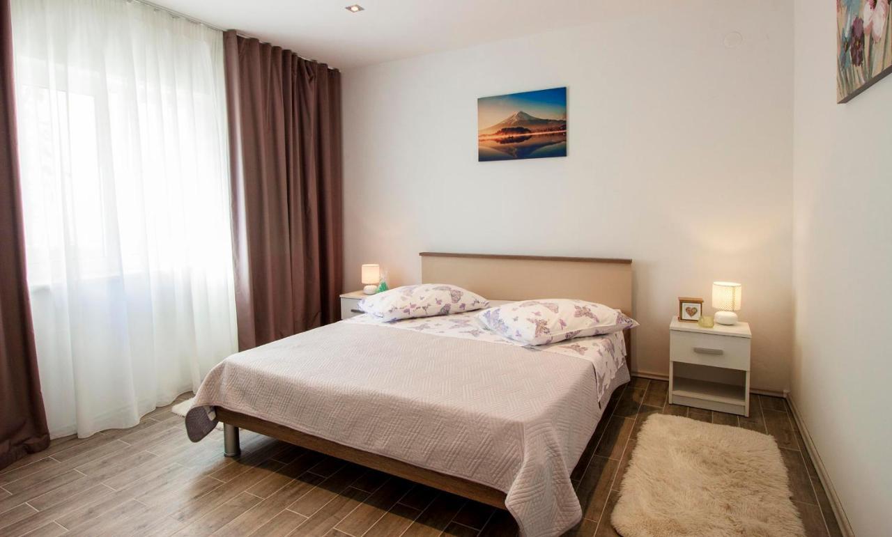 Hill Apartment With Private Pool Kučine Exterior foto